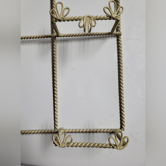 Elegant Cream Teacup Display - Picture 2 of 3